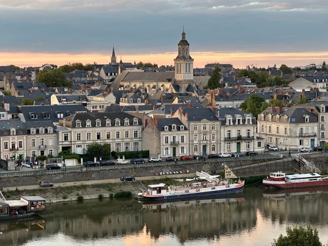Vue du ciel d'Angers et de la Loire