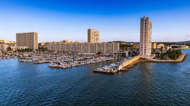 Vue sur la rade et le port de Toulon