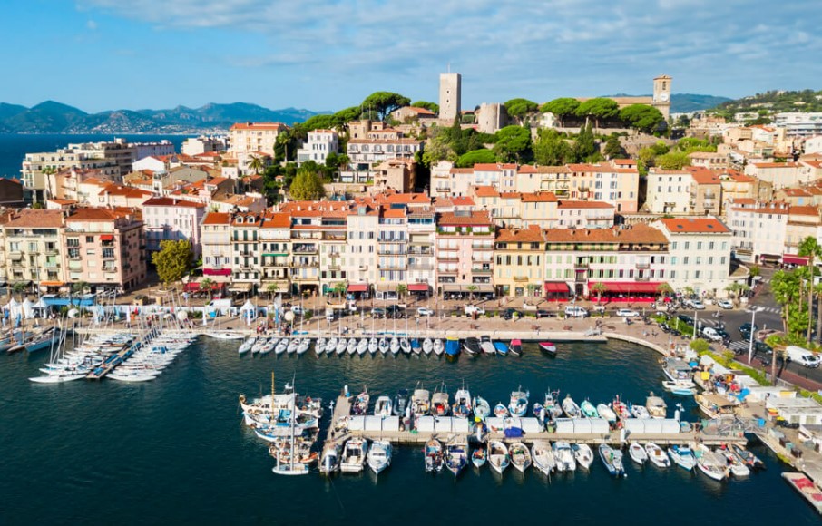 Vue de la Croisette et du vieux port de Cannes